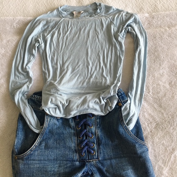 Guess - Picture 3 of 7